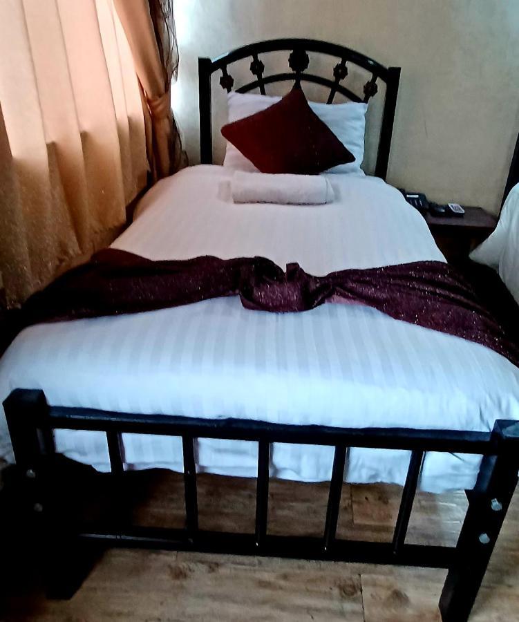 Caravan Hotel Amman Exterior photo