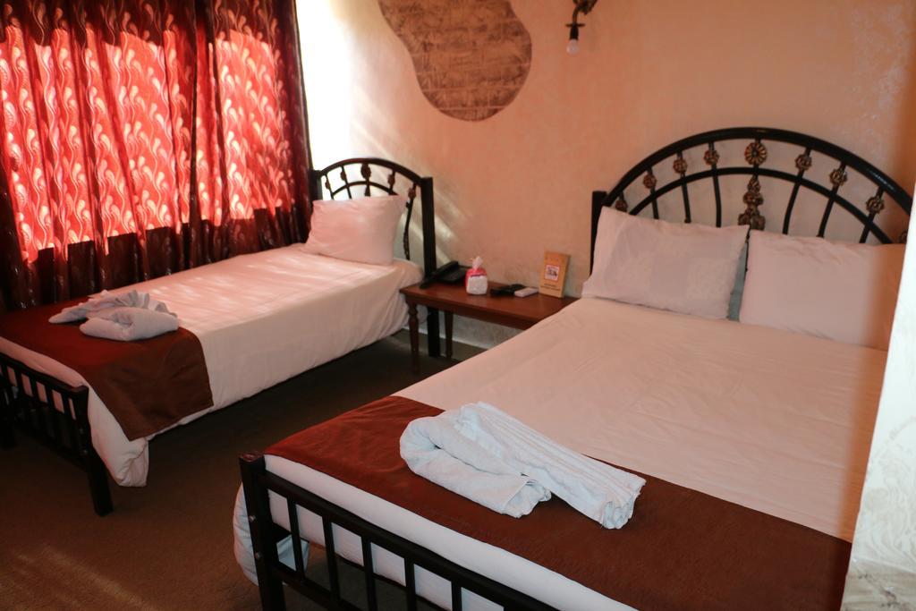 Caravan Hotel Amman Exterior photo