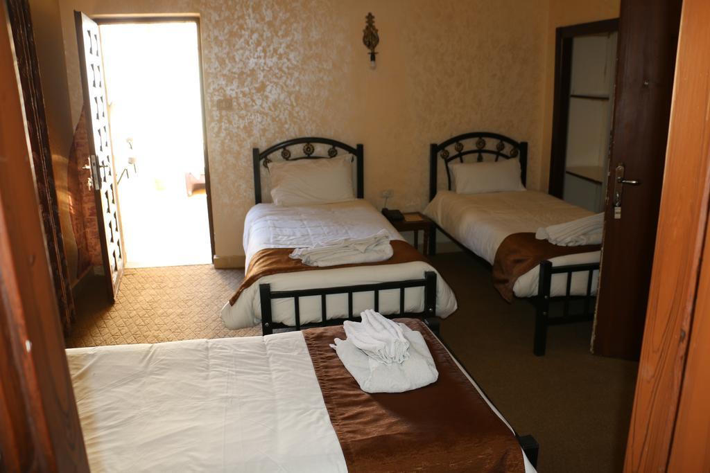 Caravan Hotel Amman Exterior photo