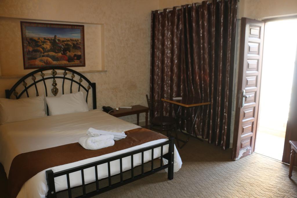 Caravan Hotel Amman Exterior photo
