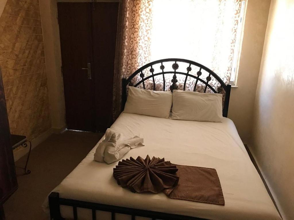 Caravan Hotel Amman Exterior photo